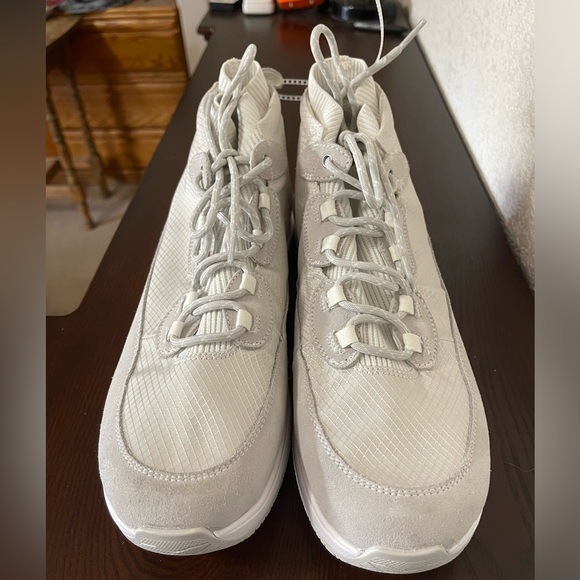 Nurture Response women’s size 10 - Picture 3 of 9